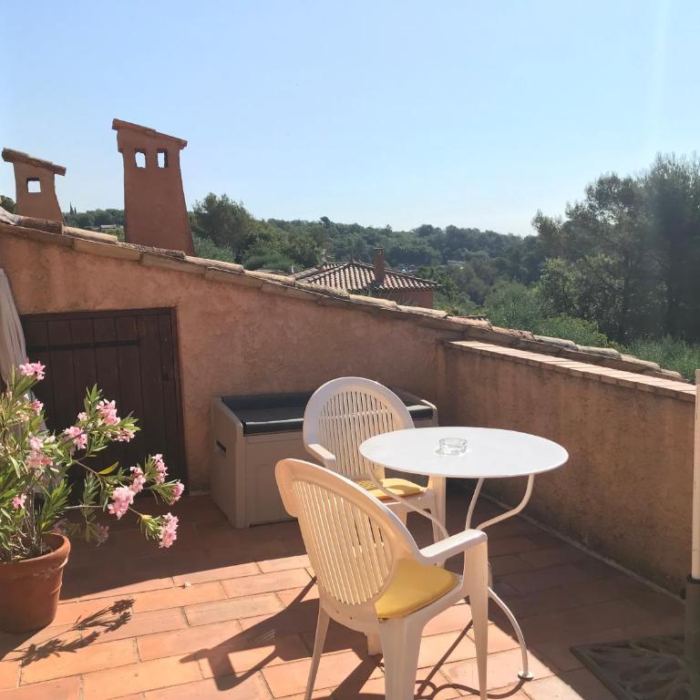 Bastide Rose de Mai - Chambre Double avec Terrasse - 14