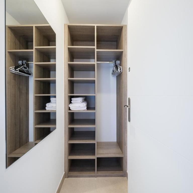Le Coq Elysium - Exceptional 220 sqm Penthouse - Private Terrace & Jacuzzi - AC - 3 Parking Spaces - Apartment mit 3 Schlafzimmern - 46