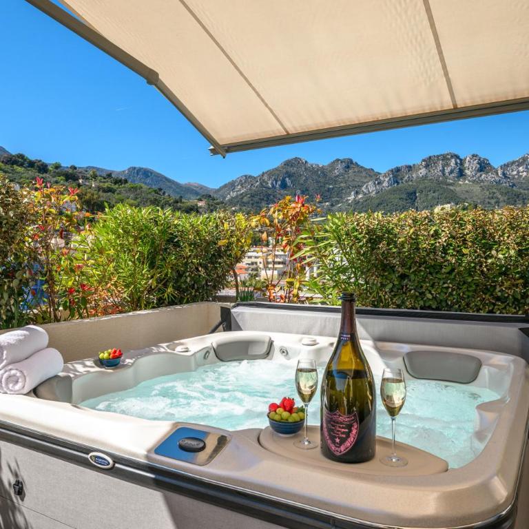 Le Coq Elysium - Exceptional 220 sqm Penthouse - Private Terrace & Jacuzzi - AC - 3 Parking Spaces - Apartment mit 3 Schlafzimmern - 54