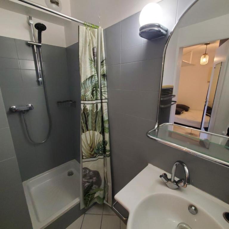 Vittoria Immobilier 1-REGLEMENT SUR PLACE - Chèques Vacances acceptés - Apartment with Garden View - 5
