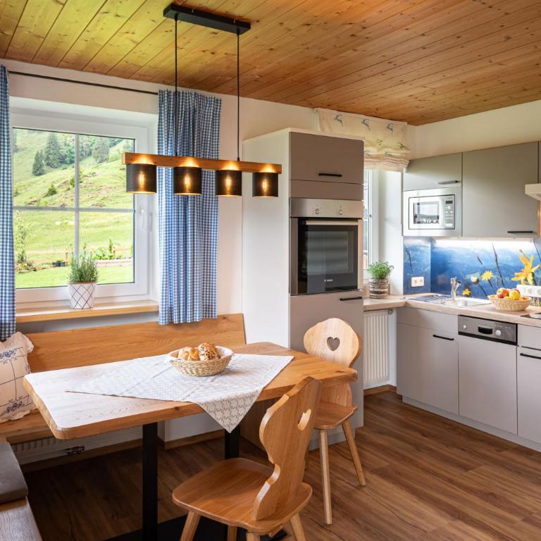 Alpenrösle Ferienwohnungen - Berge - Ruhe - Traumaussicht 1-, 2- und 3-Raum-Wohnungen, Panoramasauna - Two-Bedroom Apartment - 13