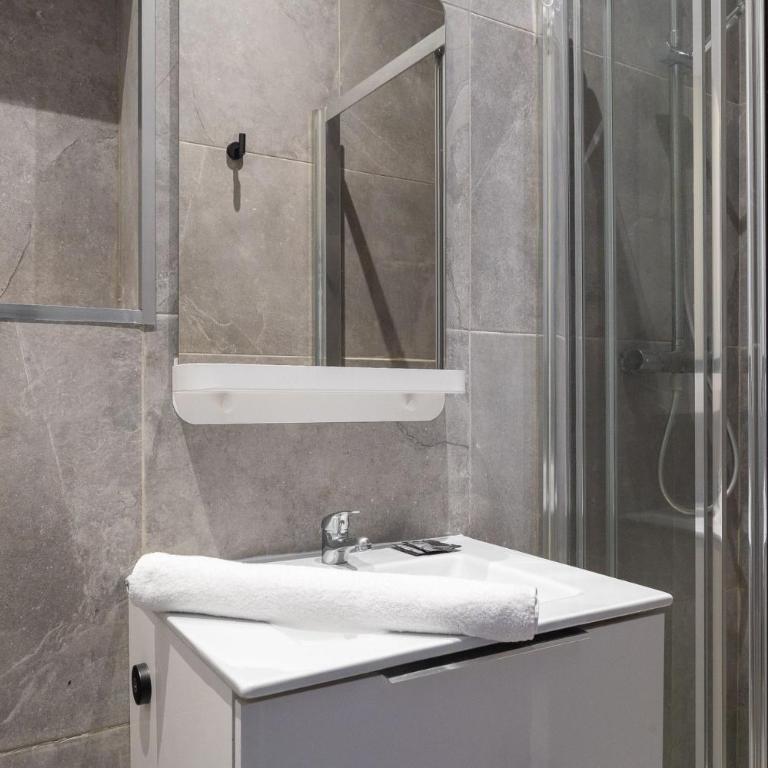 TheBlueStay 350 - Stunning Apt in République - Appartement - 10