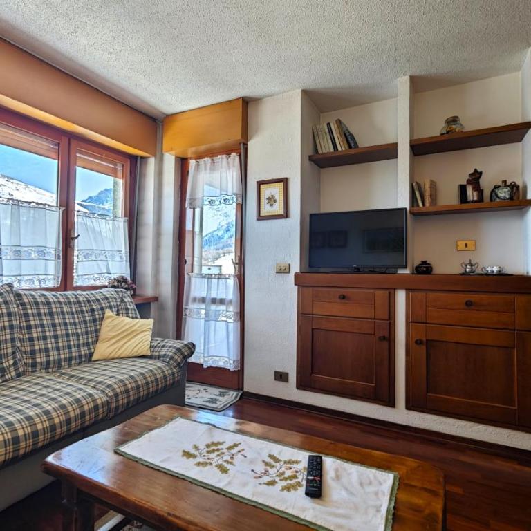 Hostdomus - Violet Apartment - Appartamento con 1 Camera da Letto - 1