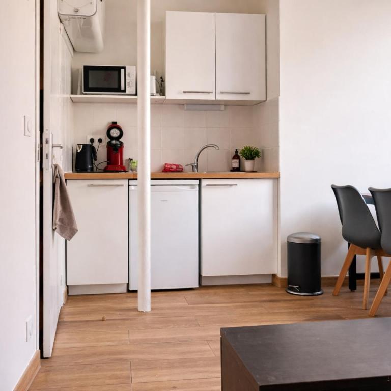 Appartement confortable pour 2 pers dans la cite historique - Escapade cinema - Apartment - 2