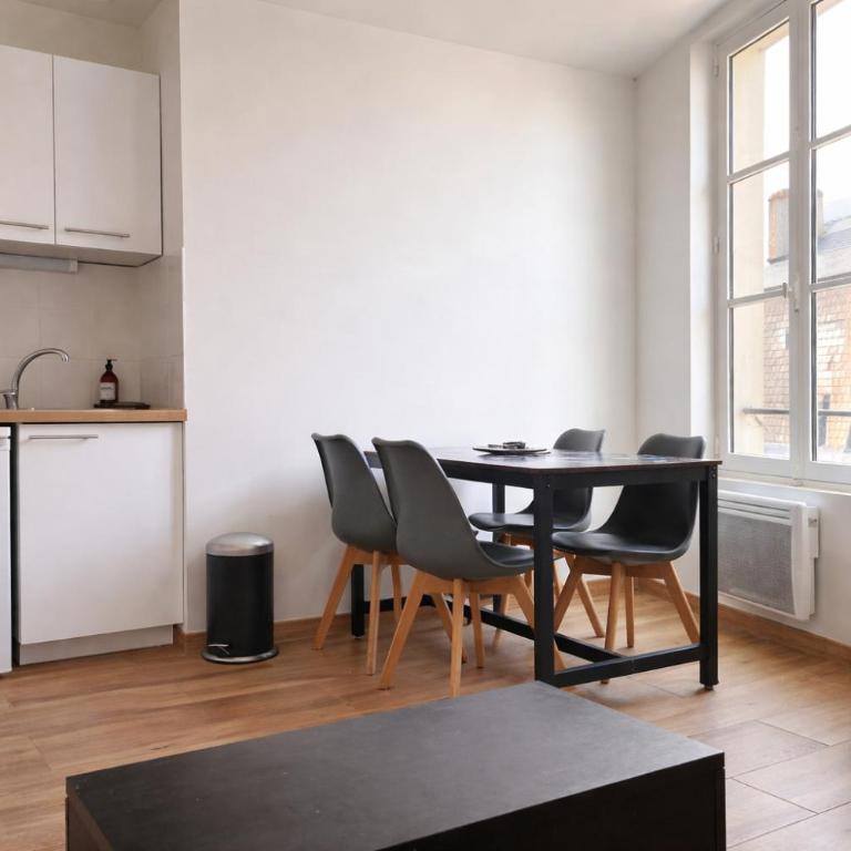 Appartement confortable pour 2 pers dans la cite historique - Escapade cinema - Apartment - 3
