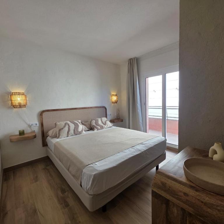 Salles Beach 33 - Two-Bedroom Apartment - 35