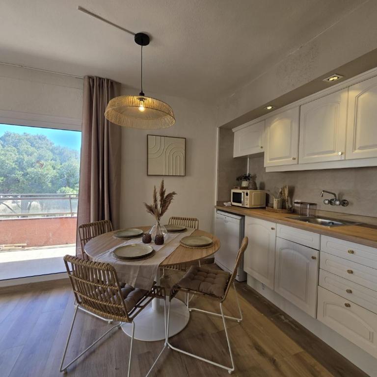 Salles Beach 33 - Two-Bedroom Apartment - 28