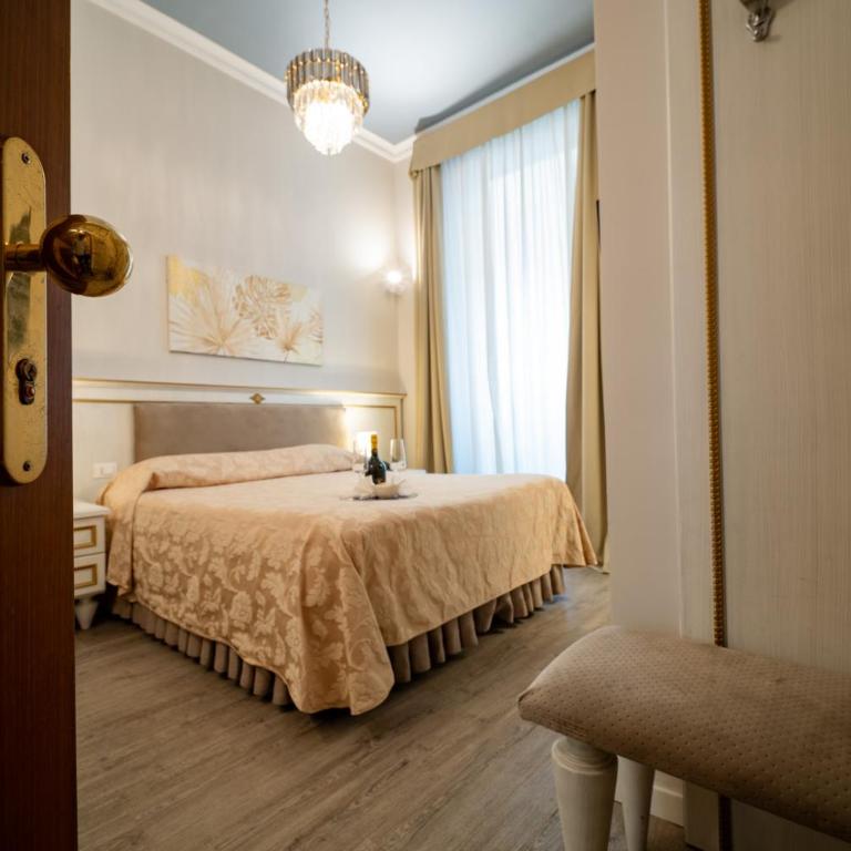 Hotel Genova Liberty - Camera Standard Matrimoniale/Doppia con Letti Singoli - 8