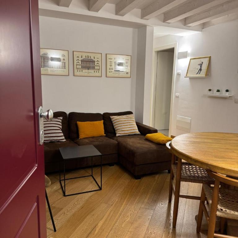 Stylish apartment, 2 bedrooms, Elevator - Two-Bedroom Apartment - 2