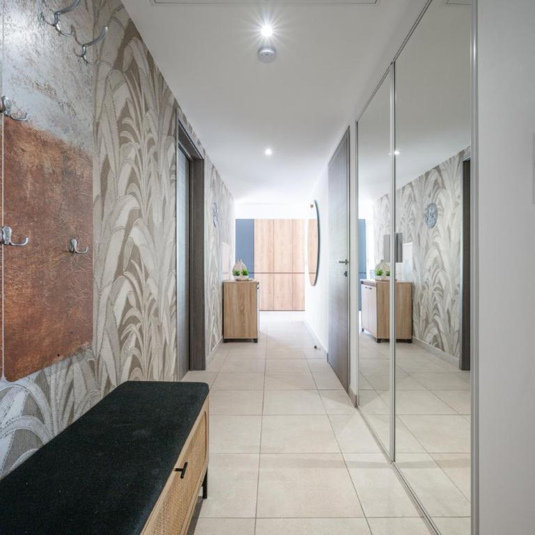 Le Coq Elysium - Exceptional 220 sqm Penthouse - Private Terrace & Jacuzzi - AC - 3 Parking Spaces - Apartment mit 3 Schlafzimmern - 56