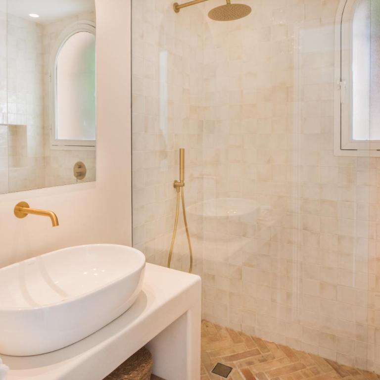 Luxury Villa, Heated pool, Next to the beach - Villa - 27