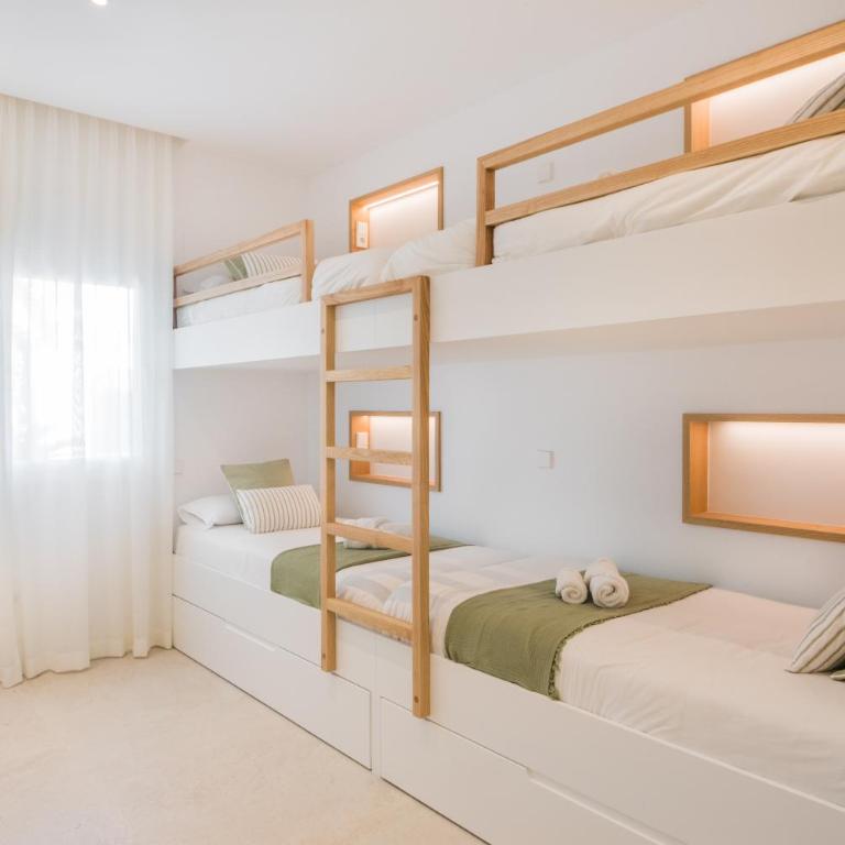 Luxury Villa, Heated pool, Next to the beach - Villa - 24