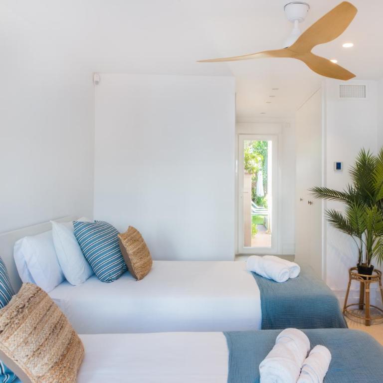 Luxury Villa, Heated pool, Next to the beach - Villa - 31