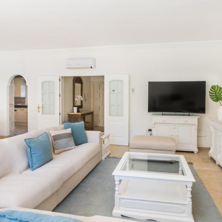 Luxury Villa, Heated pool, Next to the beach - Villa - 9