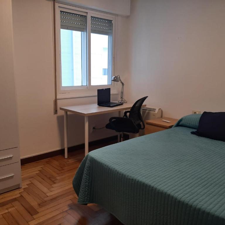 Vigo, alquilo piso grande, ideal vacaciones - Apartamento Deluxe de 4 dormitorios - 2