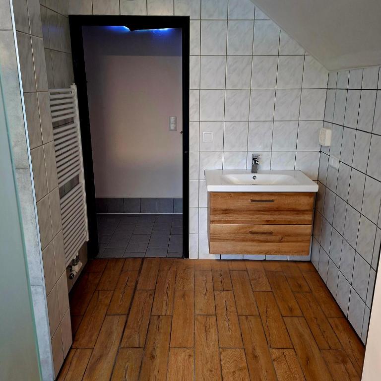 Camping und Chalet Saggraben - Apartment mit 1 Schlafzimmer, Balkon und Bergblick - 3