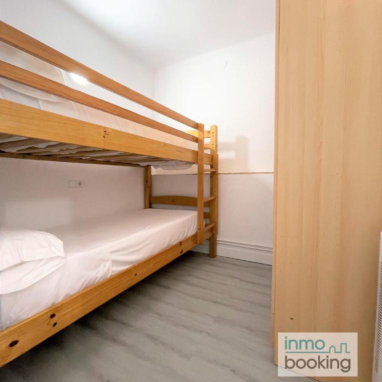Beach Pineda, playa, climatizado, piscina Y mini golf - One-Bedroom Apartment - 9