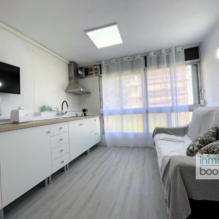 Beach Pineda, playa, climatizado, piscina Y mini golf - One-Bedroom Apartment - 17
