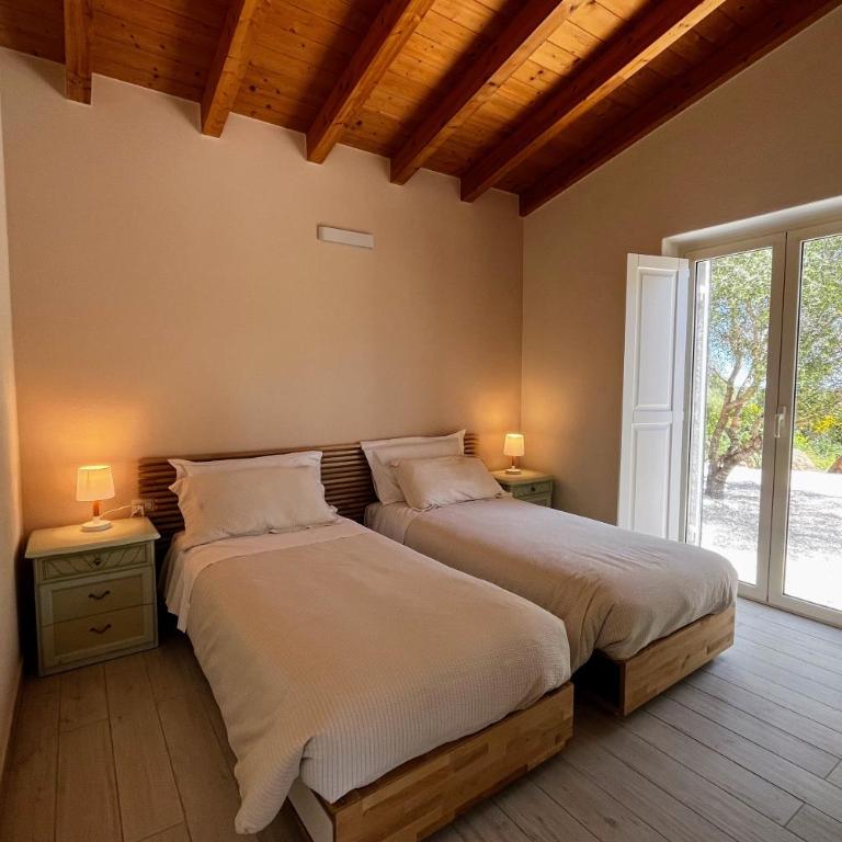 Private Countryside Retreat, Distant Sea View - Villa - 25