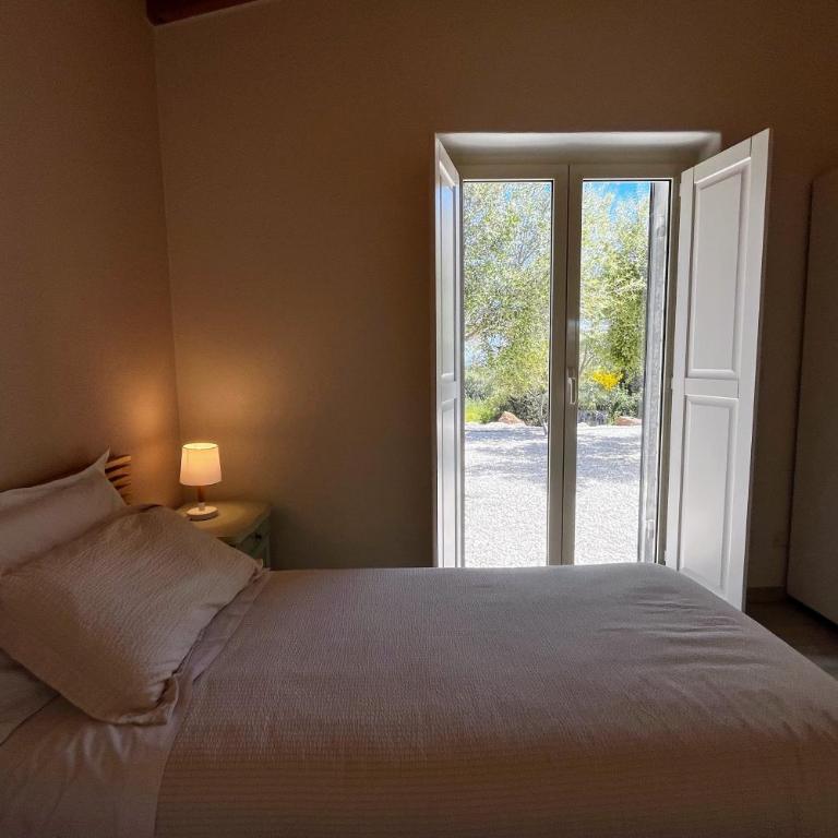 Private Countryside Retreat, Distant Sea View - Villa - 29