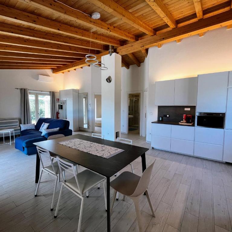 Private Countryside Retreat, Distant Sea View - Villa - 31