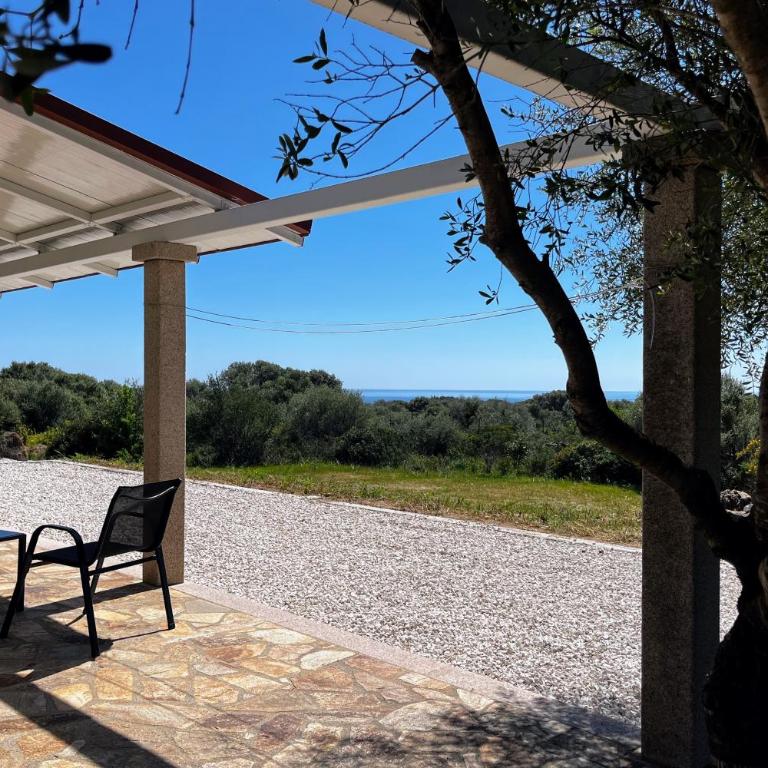 Private Countryside Retreat, Distant Sea View - Villa - 35