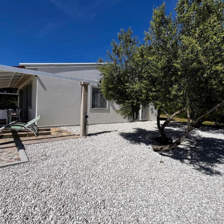 Private Countryside Retreat, Distant Sea View - Villa - 36
