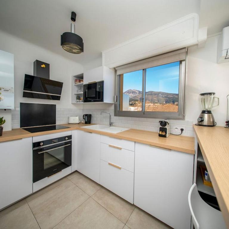 LE DAUPHIN Vue exceptionnelle - Clim - Front Mer - Appartement - 10