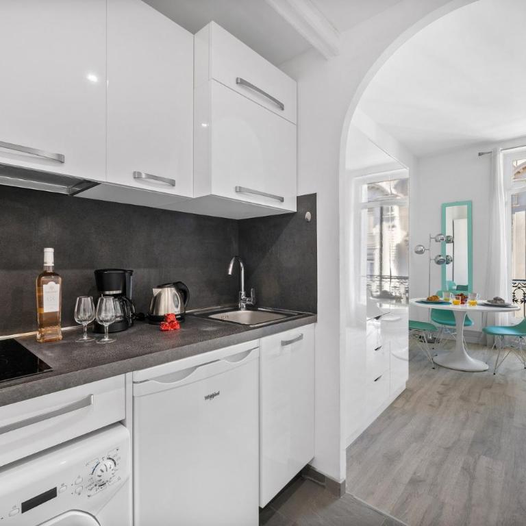 LASTORIA- Au Coeur du Centre - Bord de Mer Studio - Appartement - 7