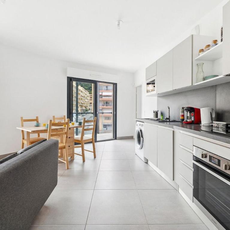 Cap riviera - proche gare parking climatisation - Appartement - 15