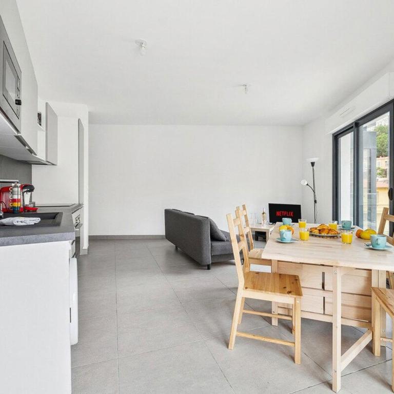 Cap riviera - proche gare parking climatisation - Appartement - 5