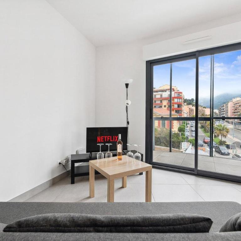 Cap riviera - proche gare parking climatisation - Appartement - 3