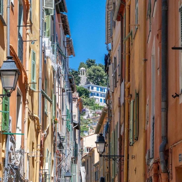 Cap riviera - proche gare parking climatisation - Appartement - 24