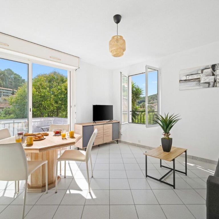 VILLA JULIA Calme Spacieux - Parking Privé - Clim - Apartamento - 3