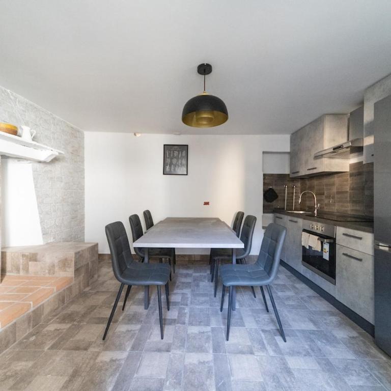 New Rustic Home on Lake Como, La casa del Borgo, Historic Village - Casa con 3 Camere da Letto - 1