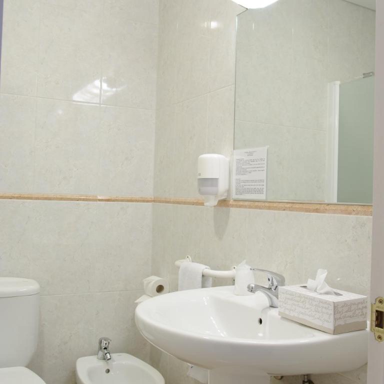 Hotel Barajas Plaza - Habitación Triple Estándar - 3