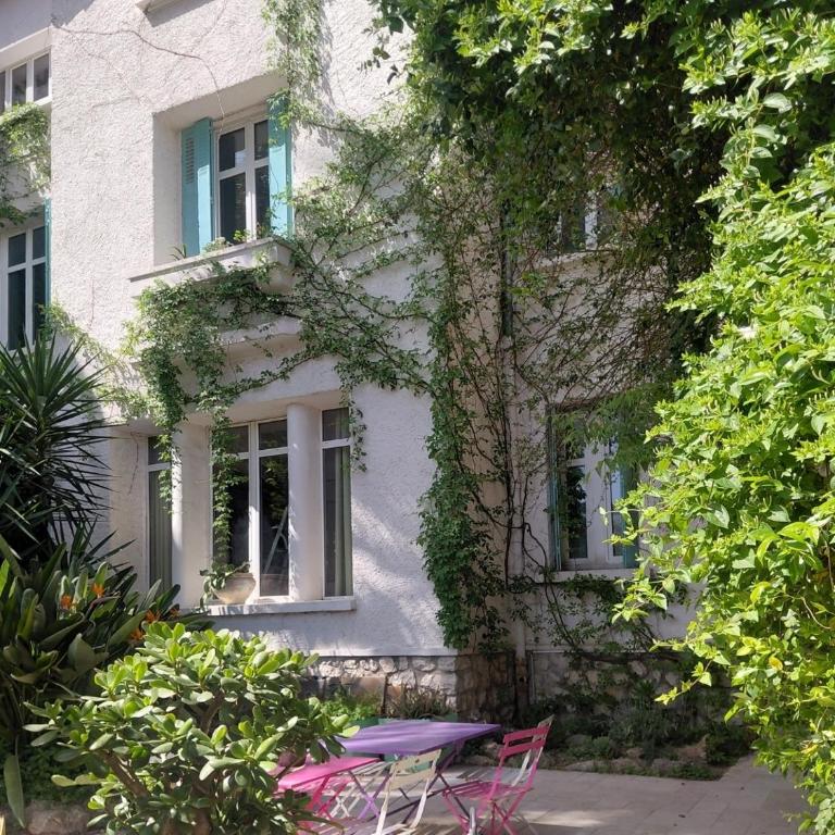 Villa Palma, grande chambre indépendante avec sdb et kitchenette dans maison de charme en centre ville - One-Bedroom Apartment - 2