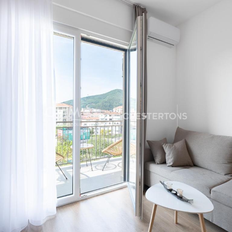 Warm-colored stylish apartment - Apartman s 1 Spavaćom Sobom i Terasom - 14