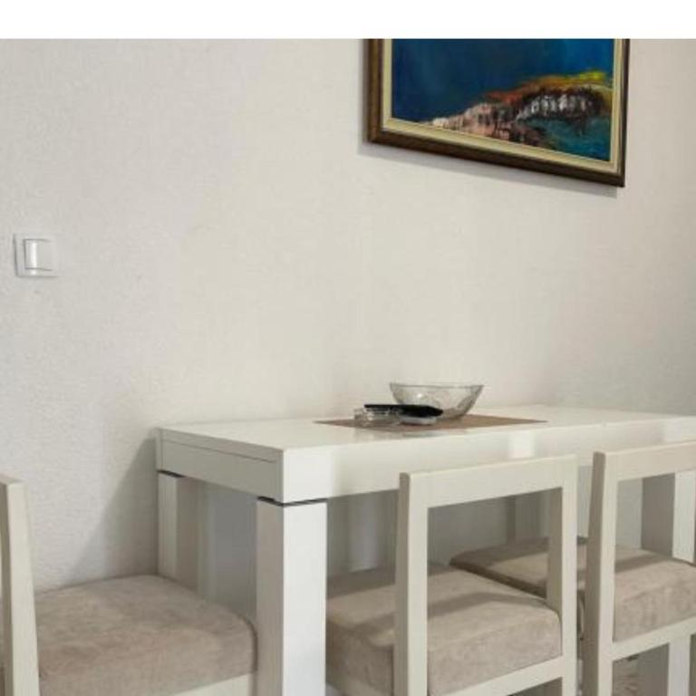 Apartments Sea Side - One-Bedroom Apartment with Balcony and Sea View - 6