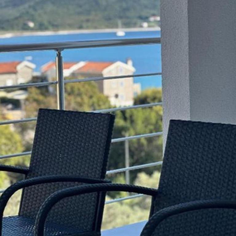 Apartments Sea Side - Deluxe One-Bedroom Apartment with Sea View - 3