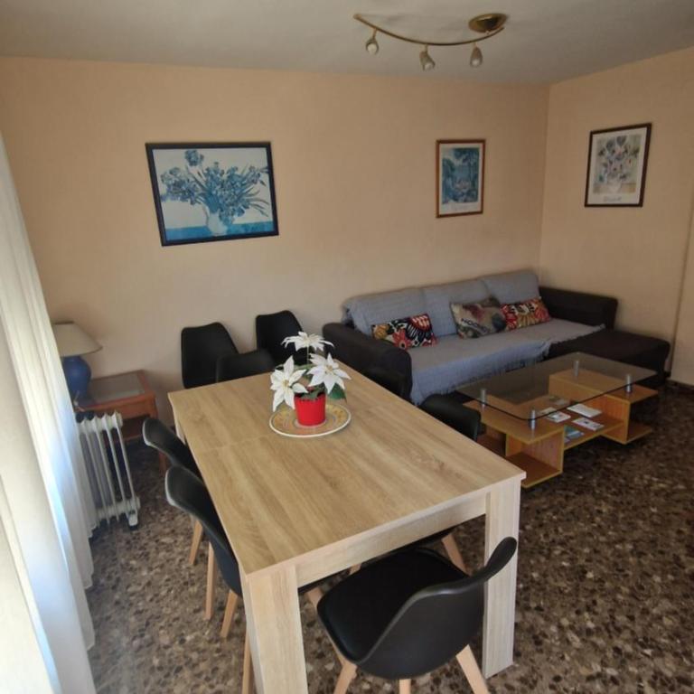 Pasarela Apartment - Four-Bedroom Apartment - 2