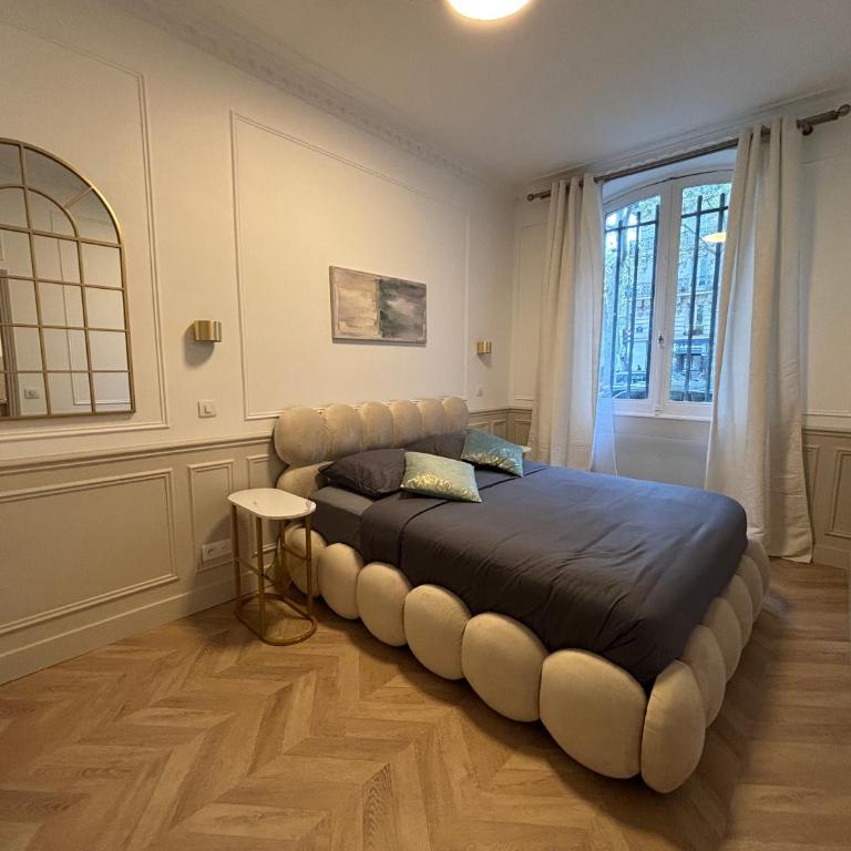 SUITE TOURVILLE Tour Eiffel - Two-Bedroom Apartment - 16