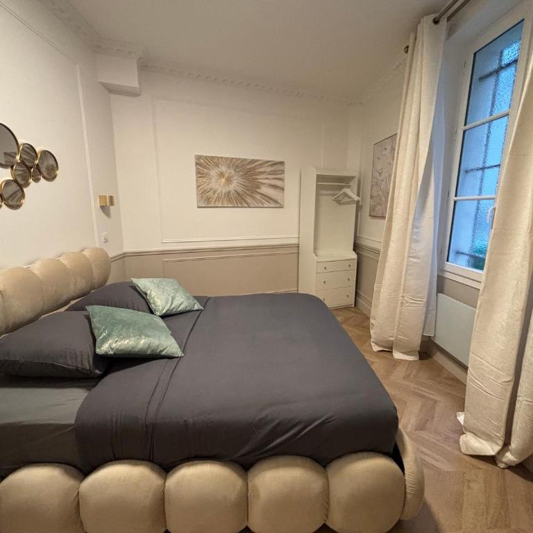 SUITE TOURVILLE Tour Eiffel - Two-Bedroom Apartment - 18