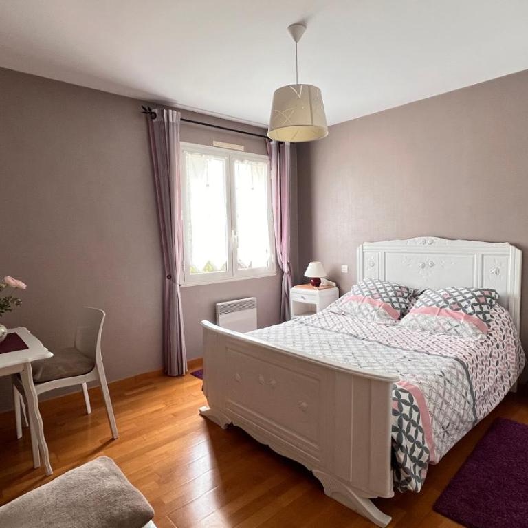 Les Ptis Bregeons - Five-Bedroom House - 7