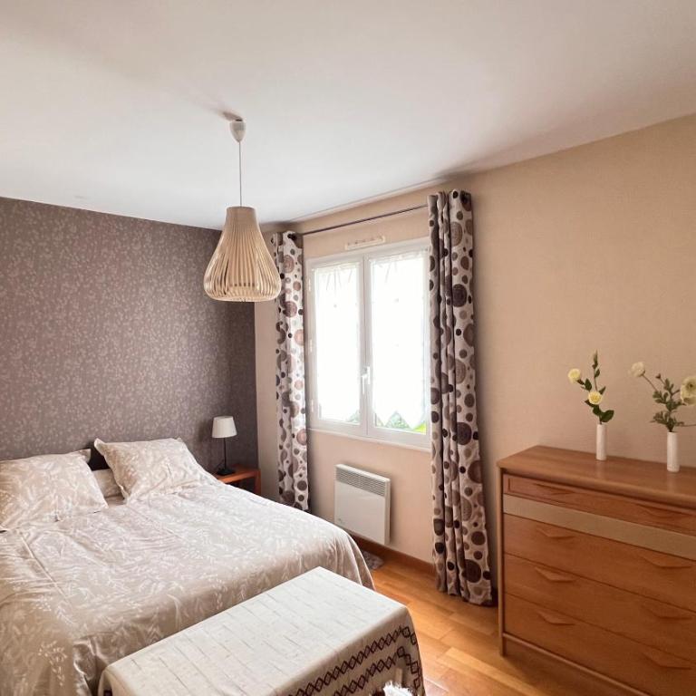 Les Ptis Bregeons - Five-Bedroom House - 8
