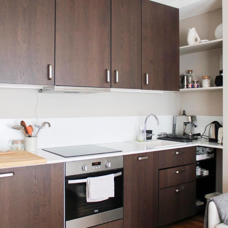 Séjour ensoleillé et rénové au cœur de Paris - Appartement - 5