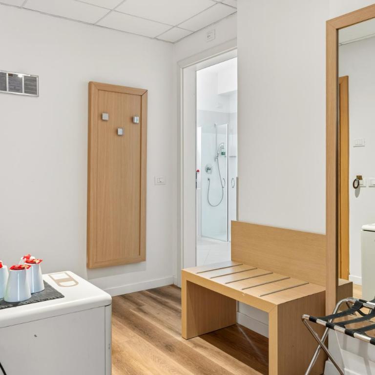 Hotel Regina - Camera Familiare (5 Adulti) - 7