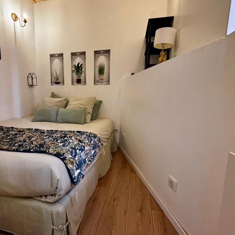 Appartement secret , Cathédrale Saint Benigne Au calme - Appartement 1 Chambre - 5