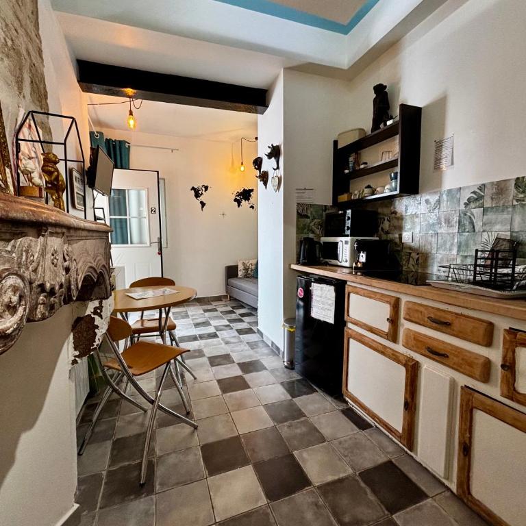 Appartement secret , Cathédrale Saint Benigne Au calme - Appartement 1 Chambre - 4