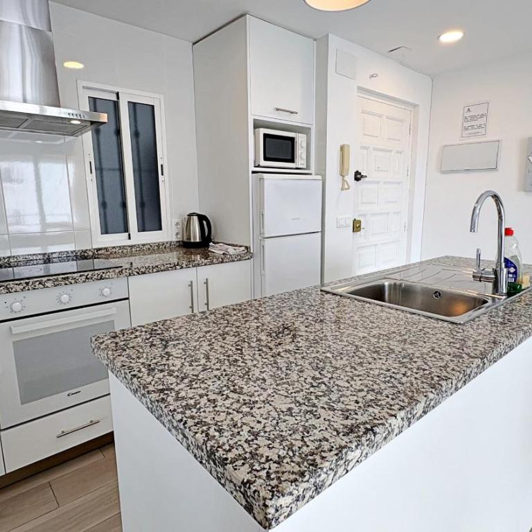 AP341 - Capri - Apartamento con balcón - 3